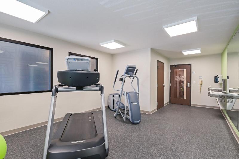 Woodspring Suites Davenport Quad Cities image