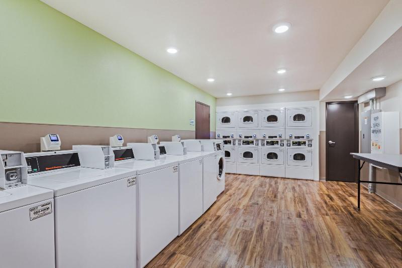Woodspring Suites Davenport Quad Cities image