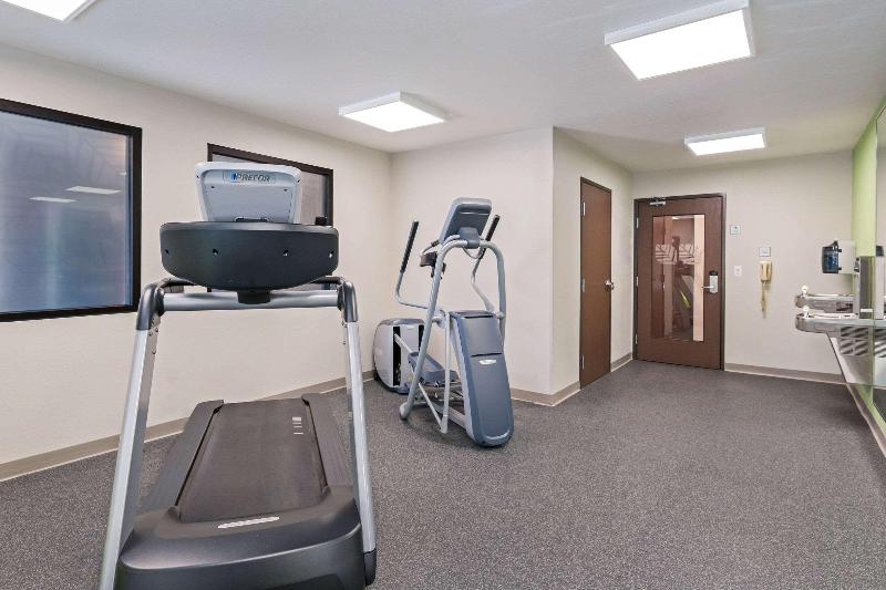 Woodspring Suites Davenport Quad Cities image
