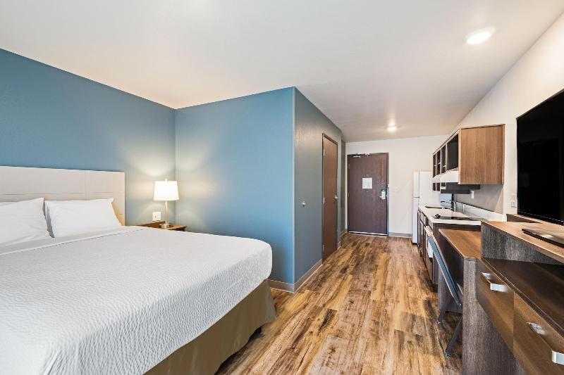 Woodspring Suites Davenport Quad Cities image