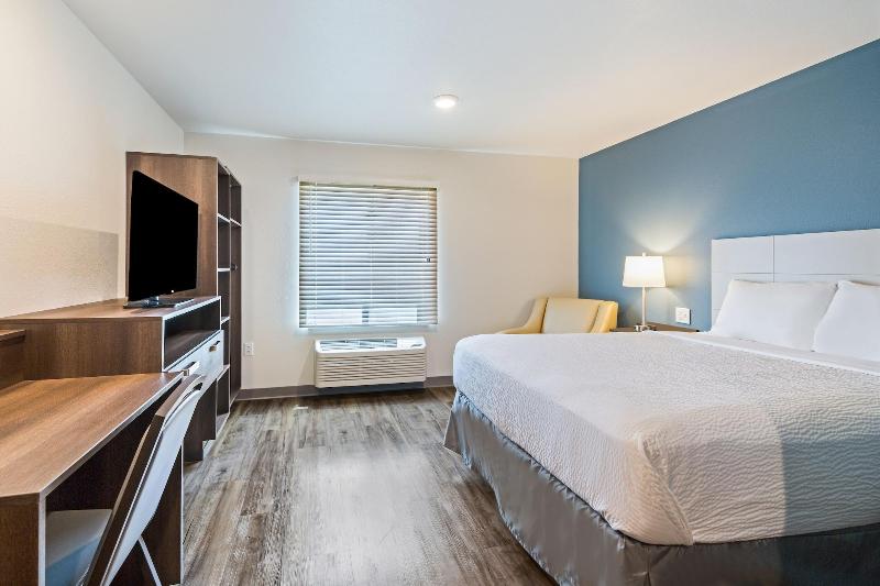 Woodspring Suites Davenport Quad Cities image