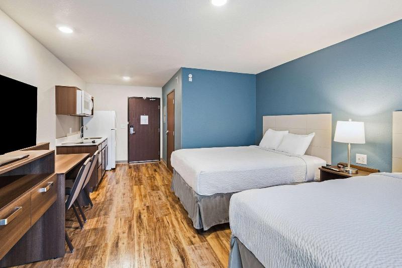 Woodspring Suites Davenport Quad Cities image