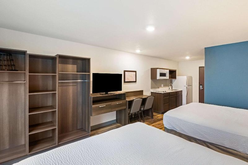 Woodspring Suites Davenport Quad Cities image