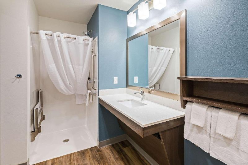 Woodspring Suites Davenport Quad Cities image