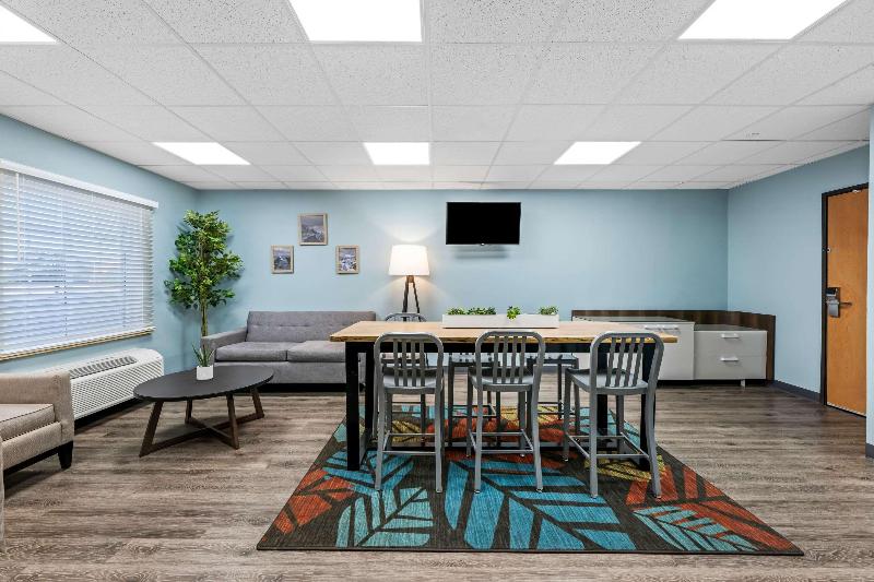 Woodspring Suites Hobbs