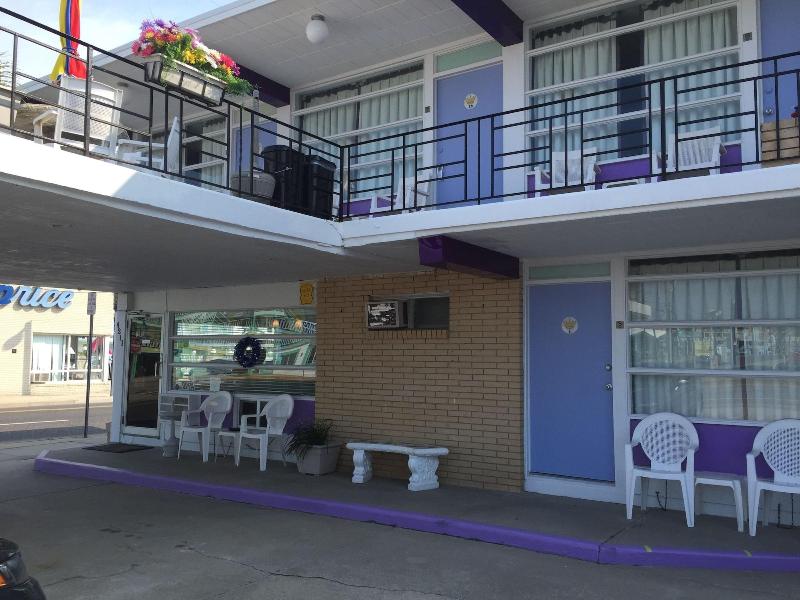 Monaco Motel image