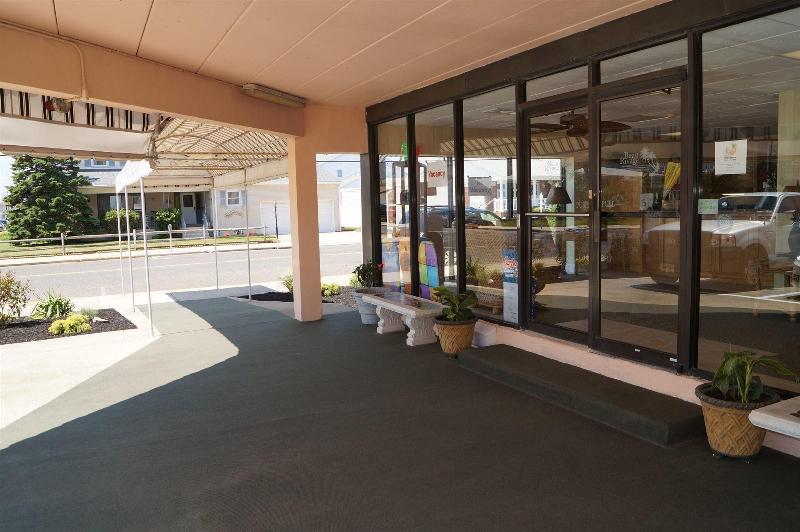 Beau Rivage Beach Resort — photo 42
