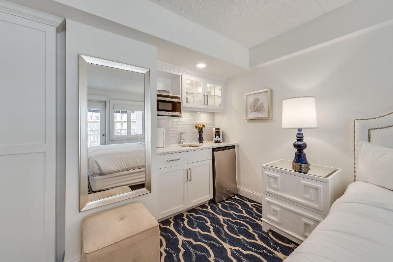 Icona Cape May image