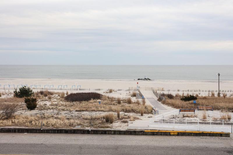 Icona Cape May image