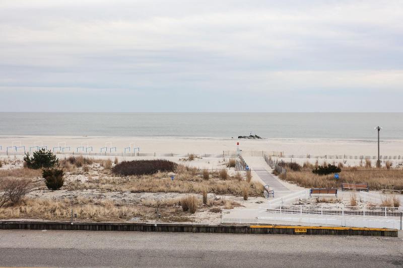 Icona Cape May image