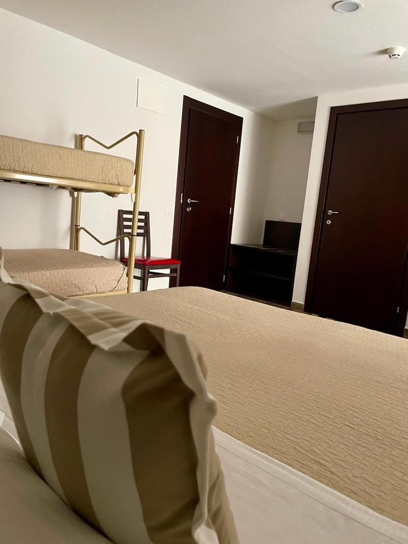 Hotel Carmen - Image 10