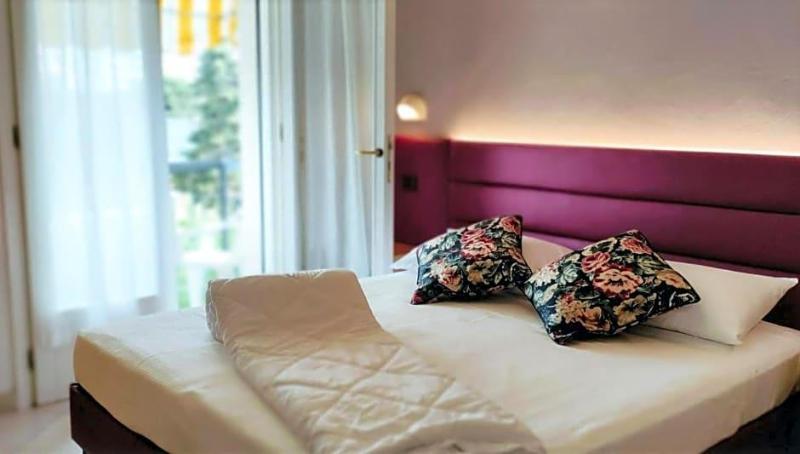 Hotel Villa Platani image