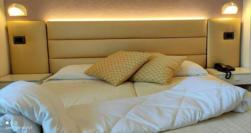 Hotel Villa Platani image