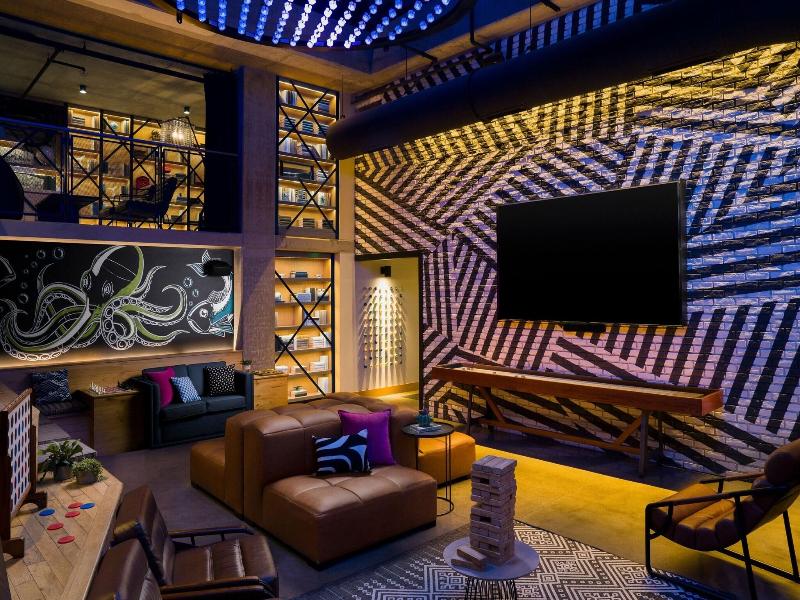 Moxy San Diego Downtown/Gaslamp Quarter image