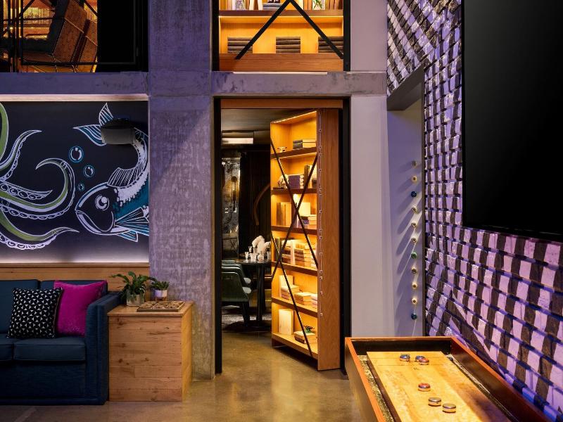 Moxy San Diego Downtown/Gaslamp Quarter image