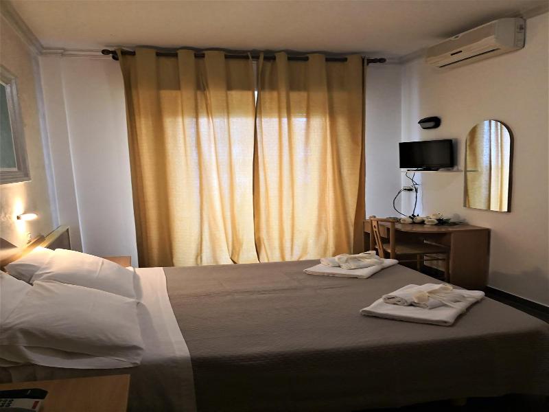 Hotel De Amicis image