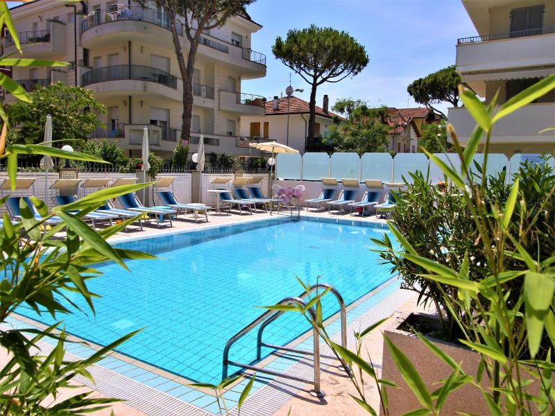 Hotel De Amicis image