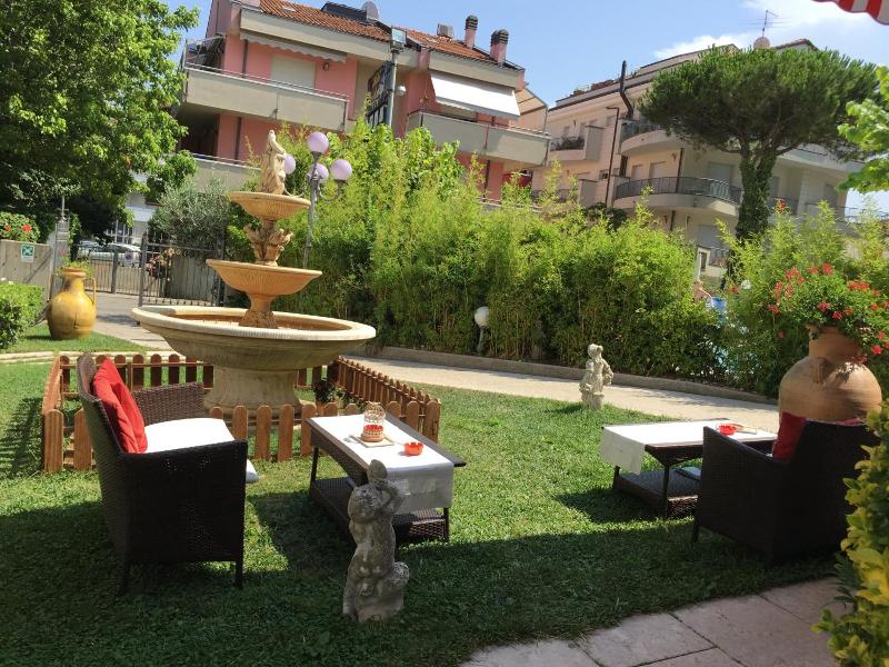 Hotel De Amicis image