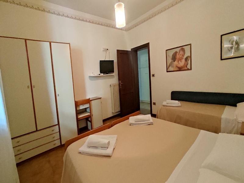 Hotel De Amicis image