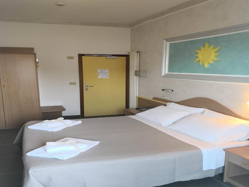 Hotel De Amicis image