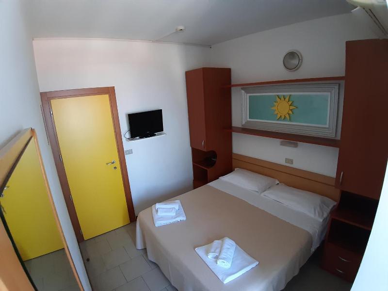 Hotel De Amicis image