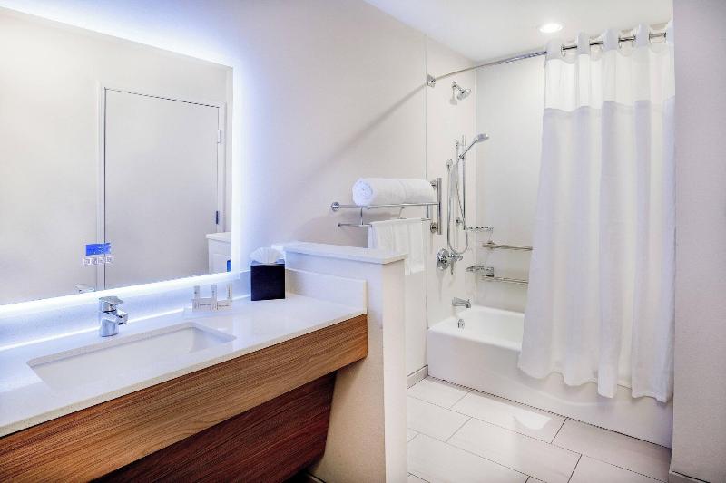 Fairfield Inn & Suites by Marriott McPherson image