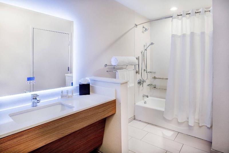 Fairfield Inn & Suites by Marriott McPherson image