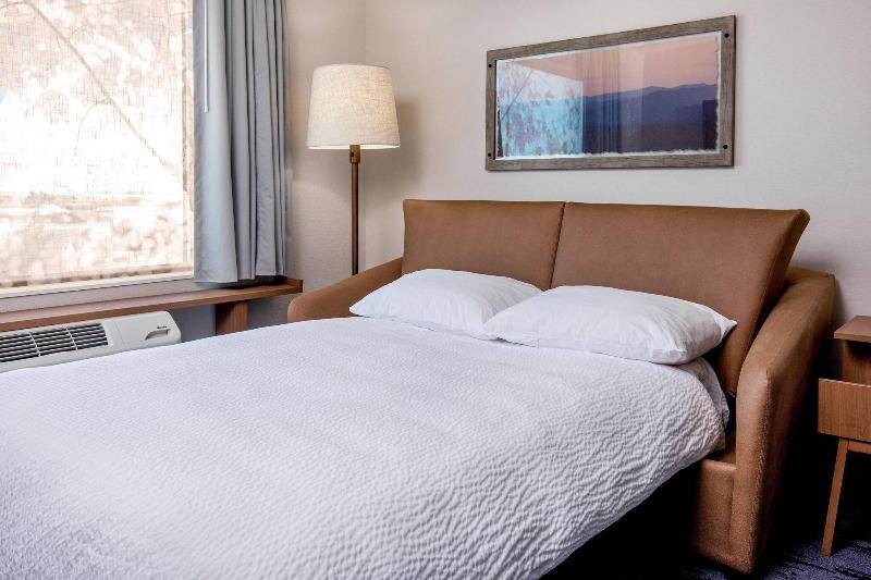 Fairfield Inn & Suites by Marriott McPherson image