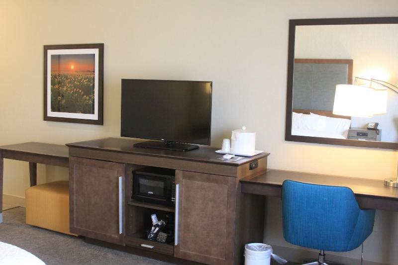 Quality Inn - Pratt image