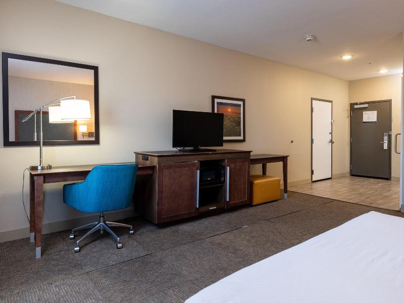 Quality Inn - Pratt image
