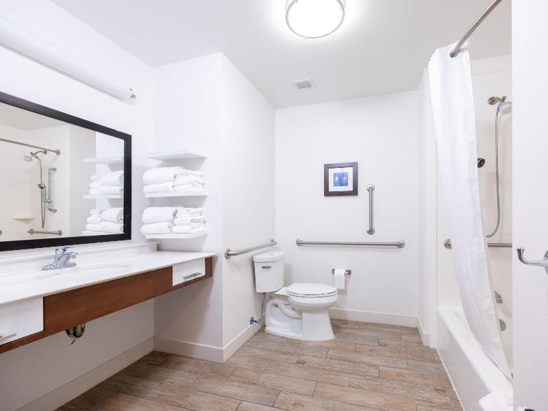 Quality Inn - Pratt image