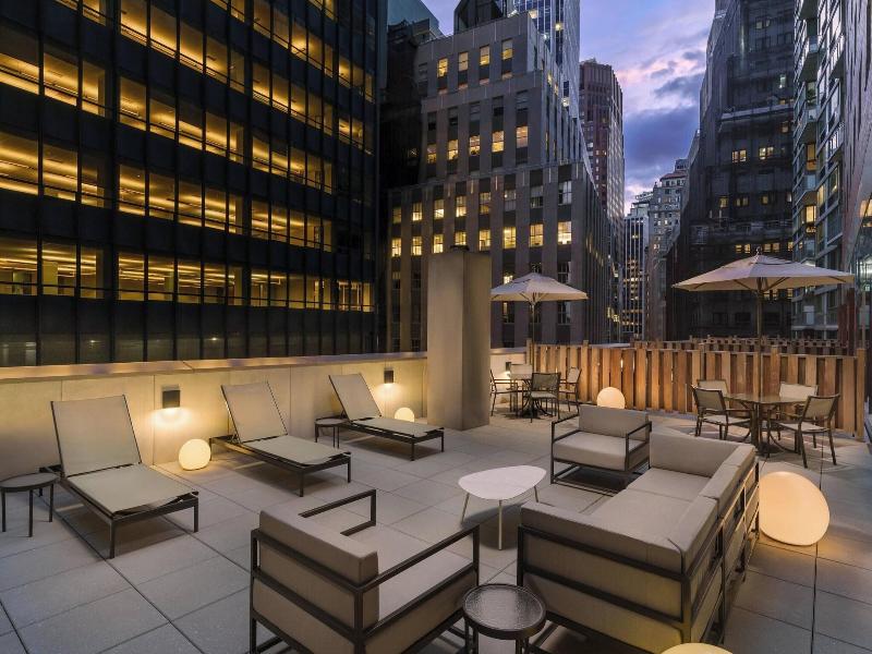 Courtyard By Marriott New York Downtown Manhattan/ image