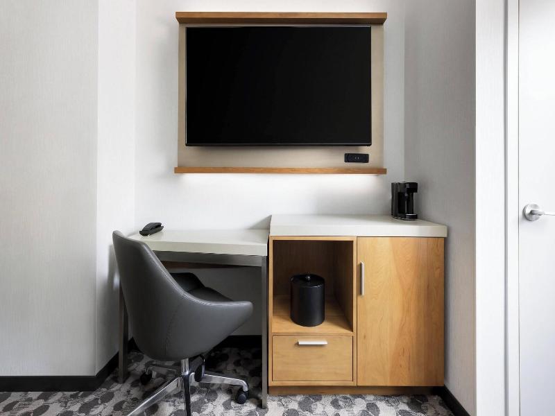 Courtyard By Marriott New York Downtown Manhattan/ image