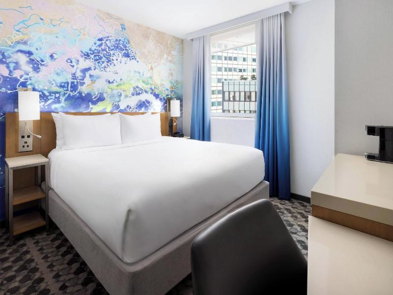 Courtyard By Marriott New York Downtown Manhattan/ image