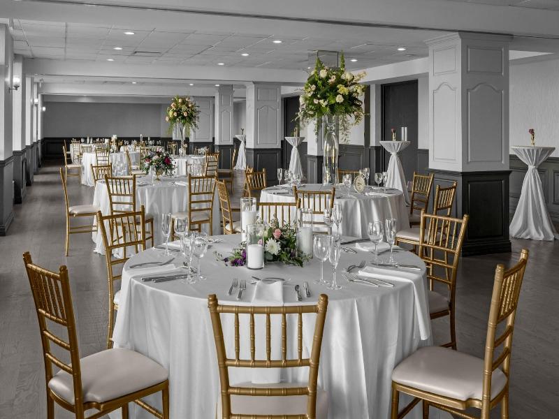 The Drake Oak Brook, Autograph Collection image