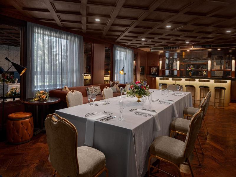 The Drake Oak Brook, Autograph Collection image