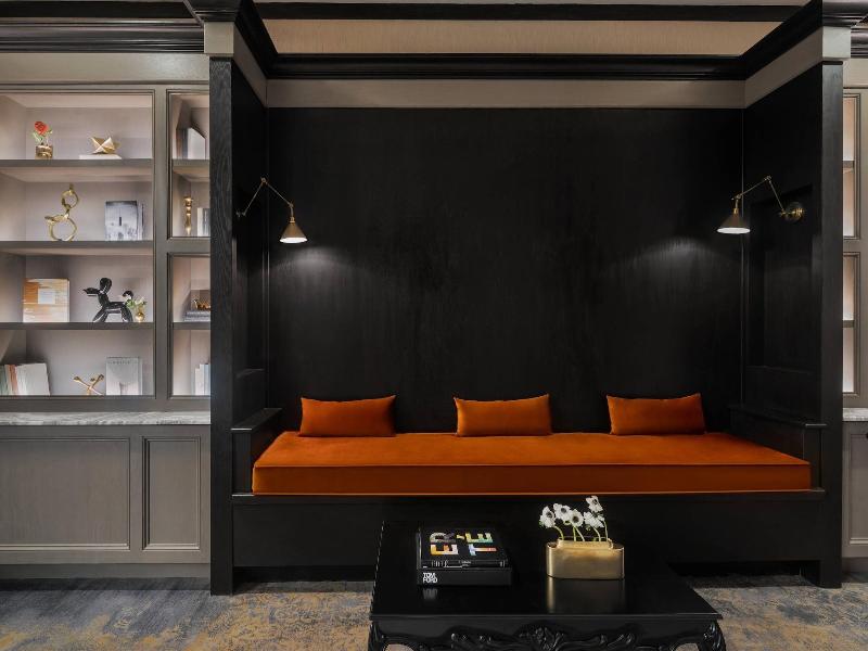 The Drake Oak Brook, Autograph Collection image
