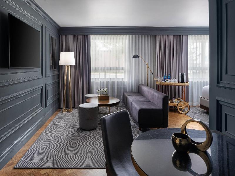 The Drake Oak Brook, Autograph Collection image