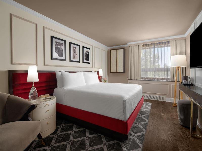 The Drake Oak Brook, Autograph Collection image