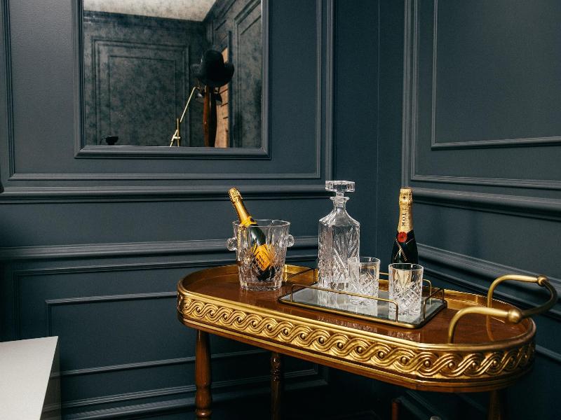 The Drake Oak Brook, Autograph Collection image
