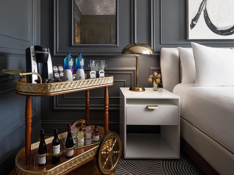 The Drake Oak Brook, Autograph Collection image