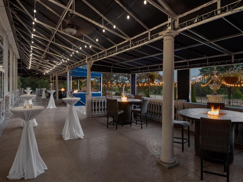 The Drake Oak Brook, Autograph Collection image