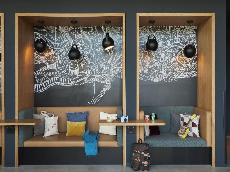 Moxy Birmingham Nec image