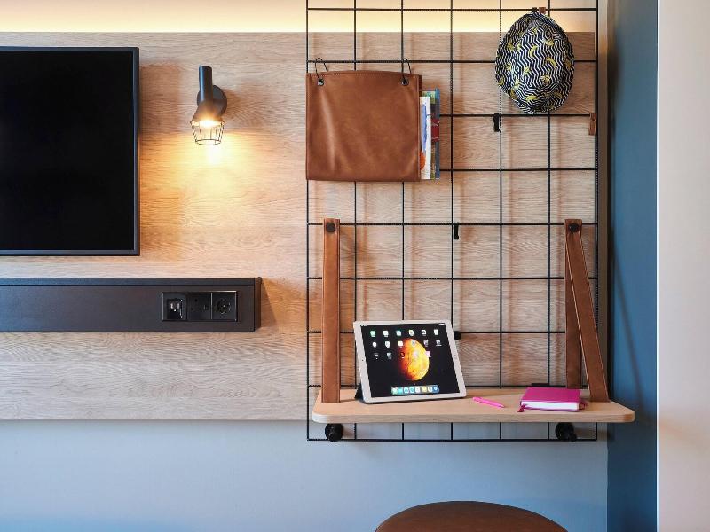 Moxy Birmingham Nec image