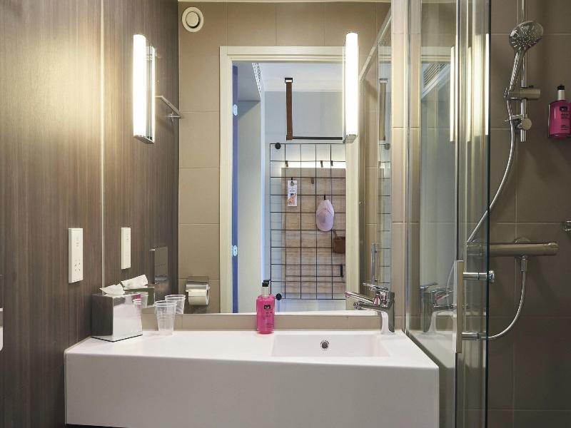 Moxy Birmingham Nec image
