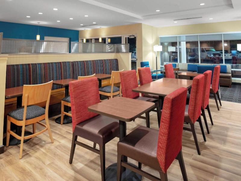 Towneplace Suites By Marriott Gainesville image