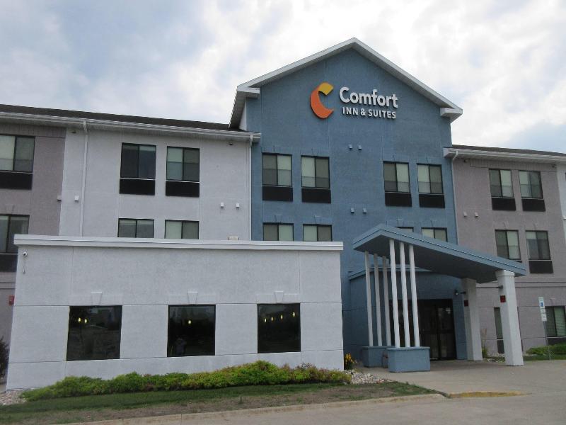 Grand Forks Lodge And Suites