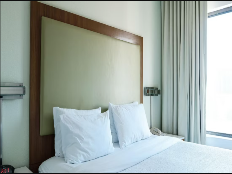 The Beacon Charlotte Airport by IHG image
