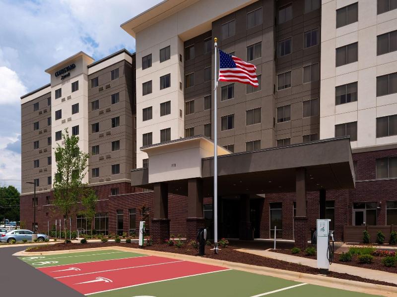 Courtyard By Marriott Charlotte Northlake image
