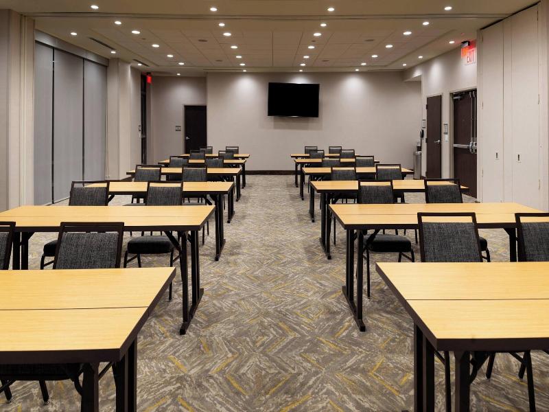Courtyard By Marriott Charlotte Northlake image